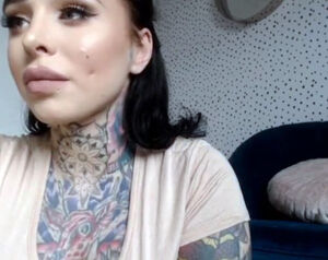 Tatted preggie woman with outstanding giant tits